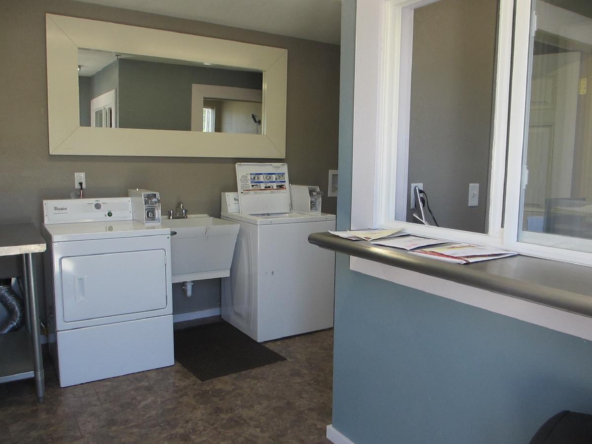 Riverfront Studio Suites Mankato Bagian luar foto